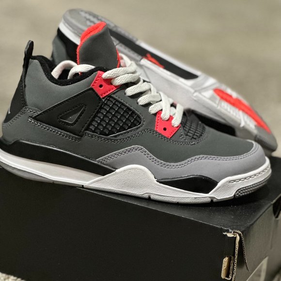Jordan 4 retro Infrared Size 1.5 (PS)